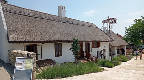 Az Arácsi Tájház udvari homlokzata